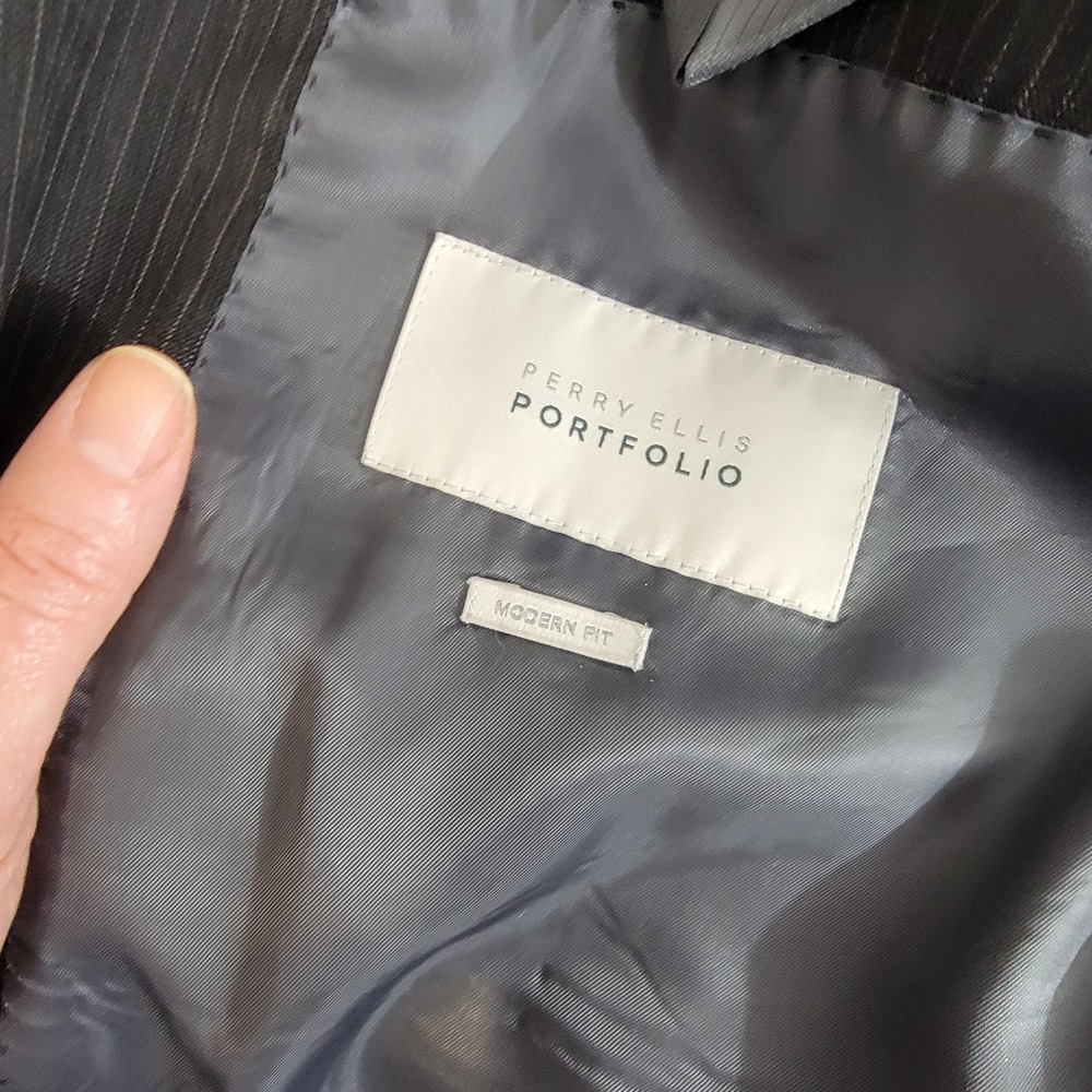 Perry Ellis Portfolio NWOT 50R Suit Modern Fit Pinstripe Black 2 Button Blazer - Picture 7 of 16